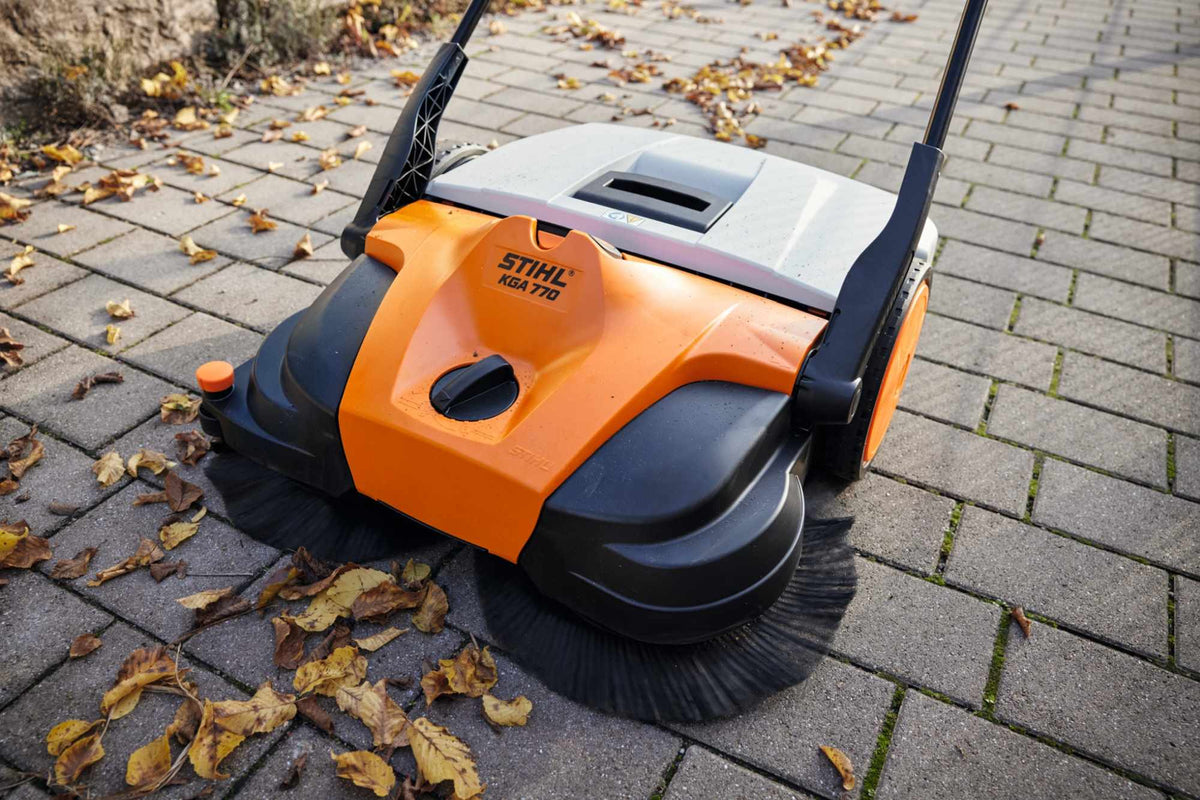 STIHL Akku-Kehrgerät KGA 770, ohne Akku und Ladegerät