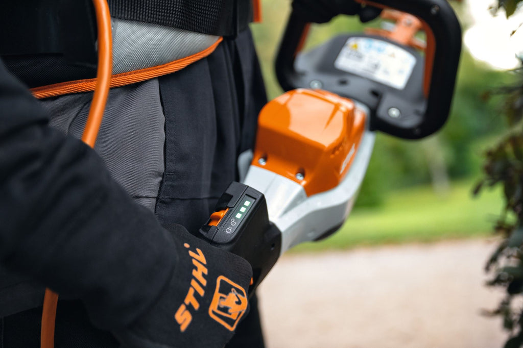 STIHL Akku-Heckenschere HSA 130 T, 60 cm ohne Akku und Ladegerät