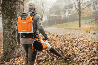 STIHL Akku-Laubbläser BGA 200 mit Komfort-Tragsystem