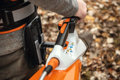 STIHL Akku-Laubbläser BGA 200 mit Komfort-Tragsystem