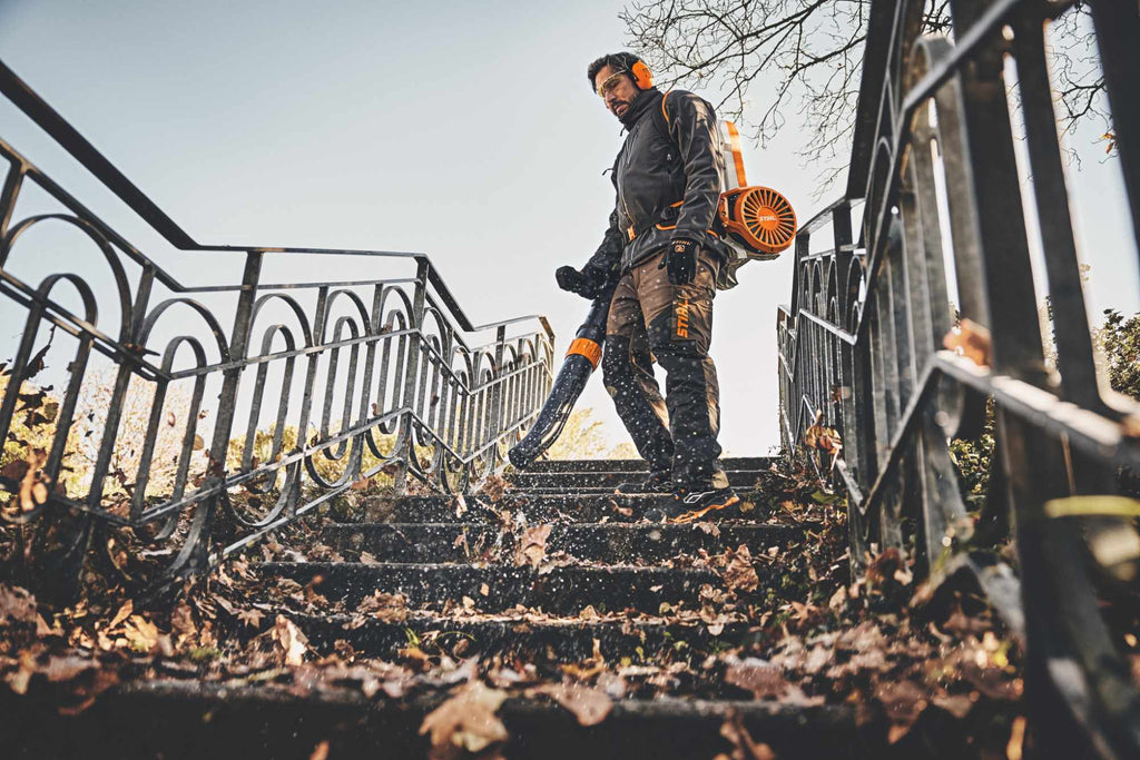 STIHL Akku-Laubbläser BGA 300 ohne Akku und Ladegerät
