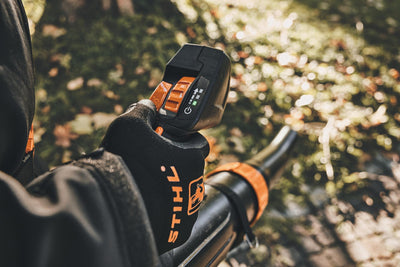 STIHL Akku-Laubbläser BGA 300 ohne Akku und Ladegerät - Modell 2025