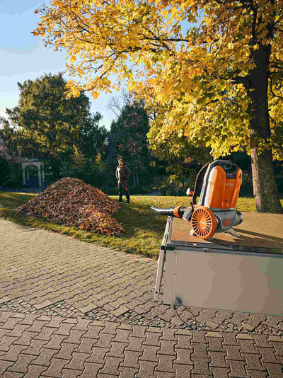 STIHL Akku-Laubbläser BGA 300 ohne Akku und Ladegerät - Modell 2025