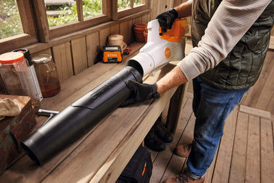 STIHL Akku-Laubbläser BGA 50, mit Akku AK 20 und Ladegerät AL 101