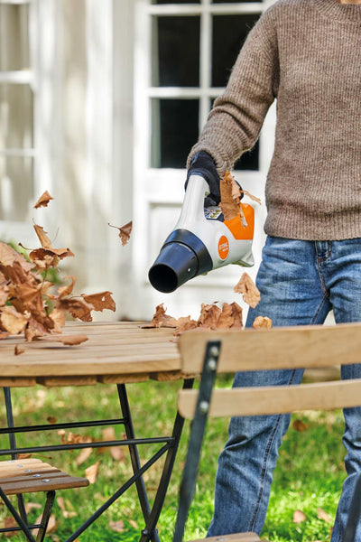 STIHL Akku-Laubbläser BGA 30, mit 2x Akku AS 2 und Ladegerät AL 1