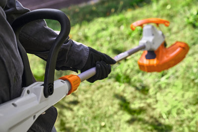 STIHL Akk-Motorsense FSA 50 AutoCut C 3-2 mit Akku AK 10 und Ladegerät AL 101