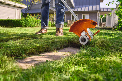 STIHL Akk-Motorsense FSA 50 AutoCut C 3-2 mit Akku AK 10 und Ladegerät AL 101