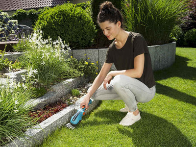 Gardena Akku-Grasschere ComfortCut Li mit integriertem Li.Ion Akku - Modell 2025