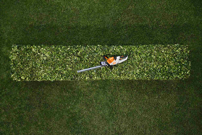 STIHL Akku-Heckenschere HSA 30 Set mit 1 x Akku AS 2 und Ladegerät AL 1