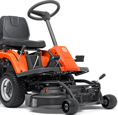 Husqvarna Frontmäher R 112C5 mit Mähdeck Combi 85 - Winterpaket mit Schneeschild, Gummileiste und Schneeketten