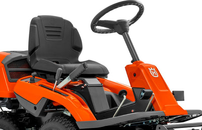 Husqvarna Profi-Frontmäher R 214C Combi 94 Winterpaket mit Schneeschild, Gummileiste, Gewicht und Schneeketten - Modell 2025