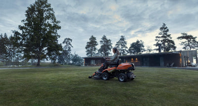 Husqvarna Profi-Frontmäher R 216T AWD Combi 94 Winterpaket mit Schneeschild und Gummileiste - Modell 2025