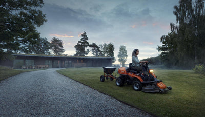 Husqvarna Profi-Frontmäher R 216T AWD Combi 94 Winterpaket mit Schneeschild und Gummileiste - Modell 2025