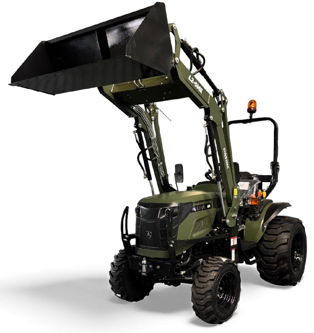 Startrac Allrad-Kleintraktor 26 9+9 mit Ackerstollenbereifung + Frontlader inklusive Schaufel