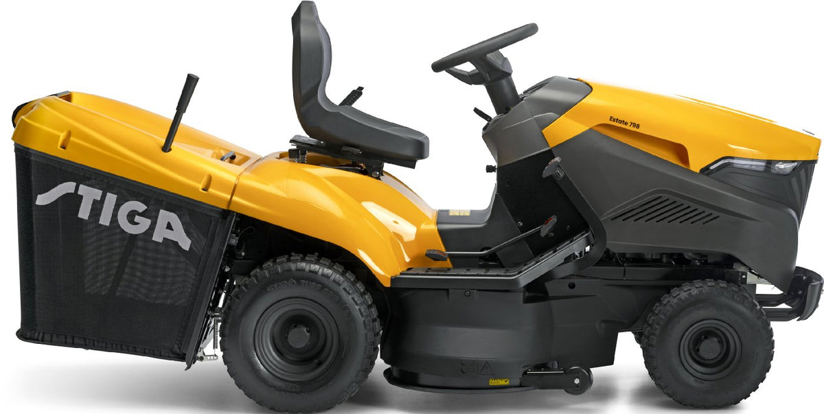 Stiga Rasentraktor Estate 798 Winterpaket mit 120 cm Schneeschild, PTO-Kit und Schneeketten