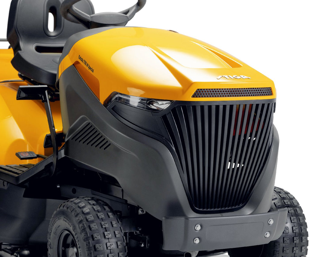 Stiga Rasentraktor Estate 798 W Special HONDA mit Mulchstopfen, Anhängerkupplung und Ladegerät
