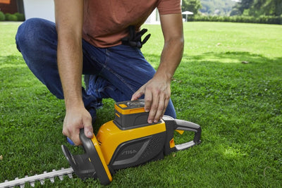 Stiga Akku-Heckenschere HT 500e Kit - mit Akku und Ladegerät