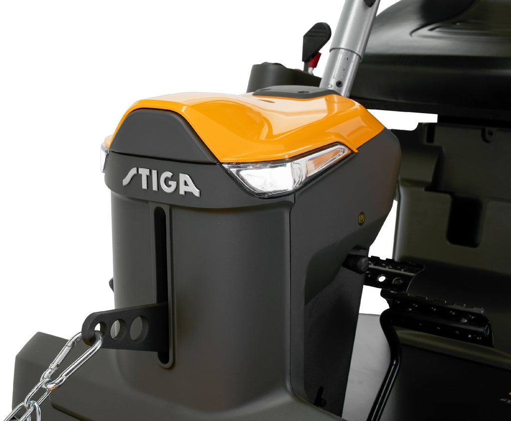 Stiga Frontmäher Park 500 WX mit Mähdeck Combi Pro 110 Q Plus Winterpaket mit 120 cm Schneeschild und Schneeketten