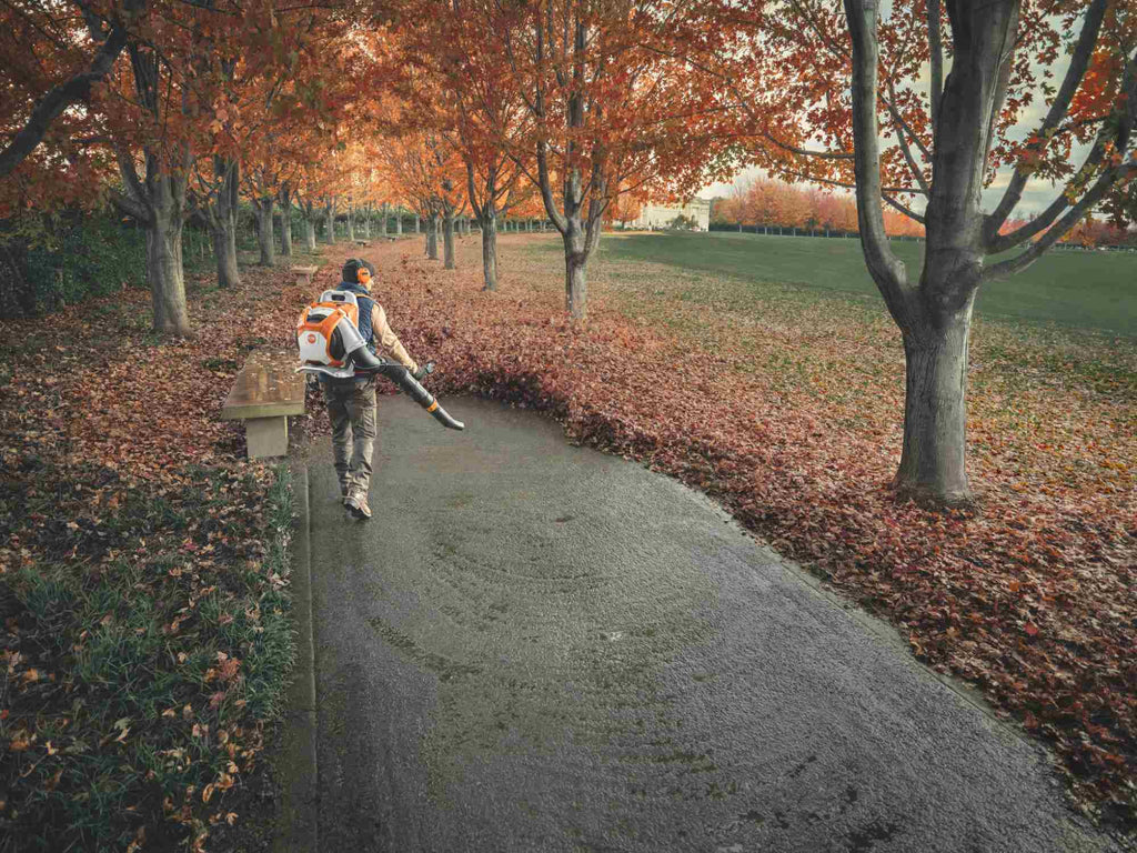 STIHL Rückentragbarer Akku-Laubbläser BRA 600, ohne Akku und Ladegerät