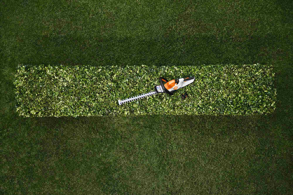 STIHL Akku-Heckenschere HSA 40 Set mit 2x Akku AS 2 und Ladegerät AL 1