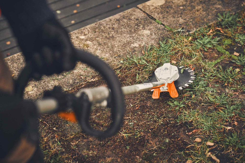 STIHL Akku-Kombimotor KMA 200 R, ohne Akku und Ladegerät