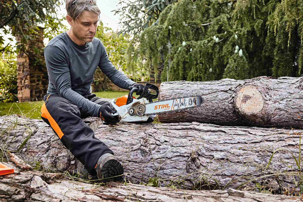 STIHL Akku-Motorsäge MSA 220 C-B, 61 PH3, 35 cm ohne Akku und Ladegerät