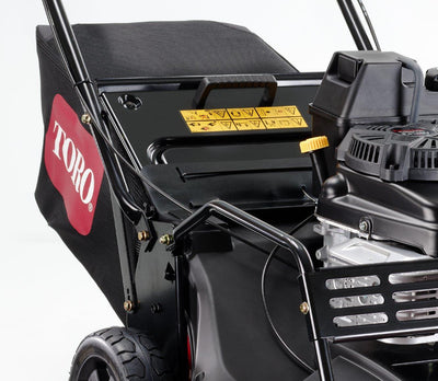 Toro Benzin-Rasenmäher mit Radantrieb TurfMaster HDX - Versandrückläufer  - mit Kratzern am Holm