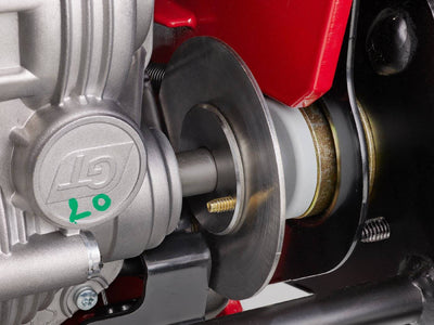 Toro Benzin-Rasenmäher mit Radantrieb TurfMaster HDX - Versandrückläufer  - mit Kratzern am Holm