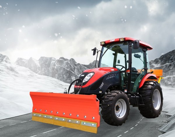Tym Allrad-Kompakttraktor T555 SH mit Winterpaket Kabine, Schneeschild und Streuer